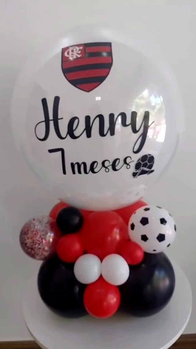 Bubble personalizado com tema de time para mesversário